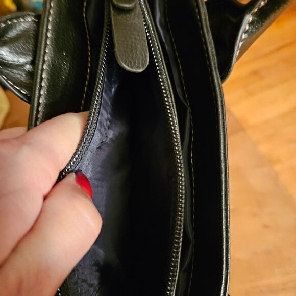 NWT Tommy Hilfiger Small Black Cloth Handbag Gold Logo Zip Purse Classic Chic - Picture 3 of 13